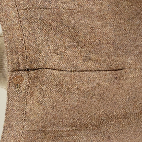 Vintage P.B.D. International Wool blend skirt with pleated front in Khacki - Picture 7 of 12